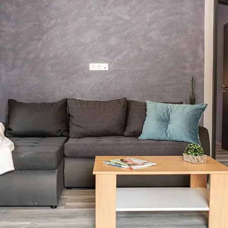 Koezponti, Teraszos Apartman Apartment